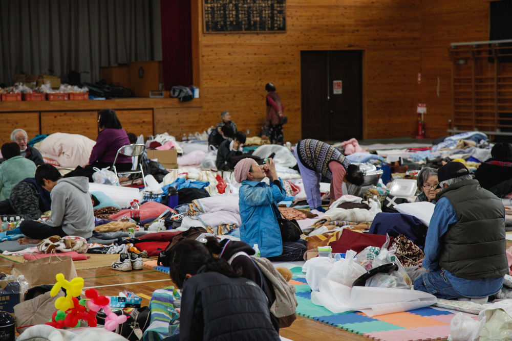 日本の避難所は難民キャンプ以下